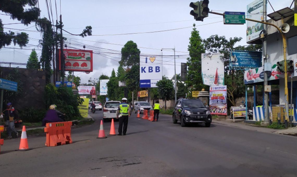 Untuk Malam Tahun Baru 2023, Arus Kendaraan Di Lembang Bandung Seperti Biasa