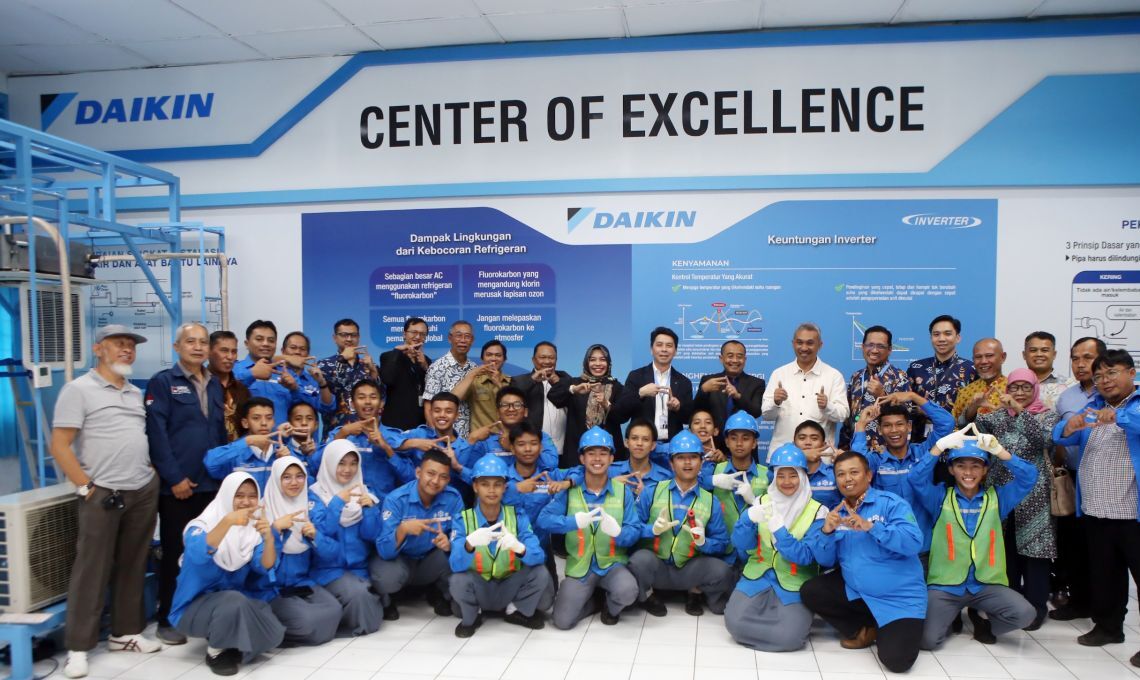 Daikin Buka Center Of Excellence Di Smk1Cimahi Untuk Memulai Pengembangan Chiller