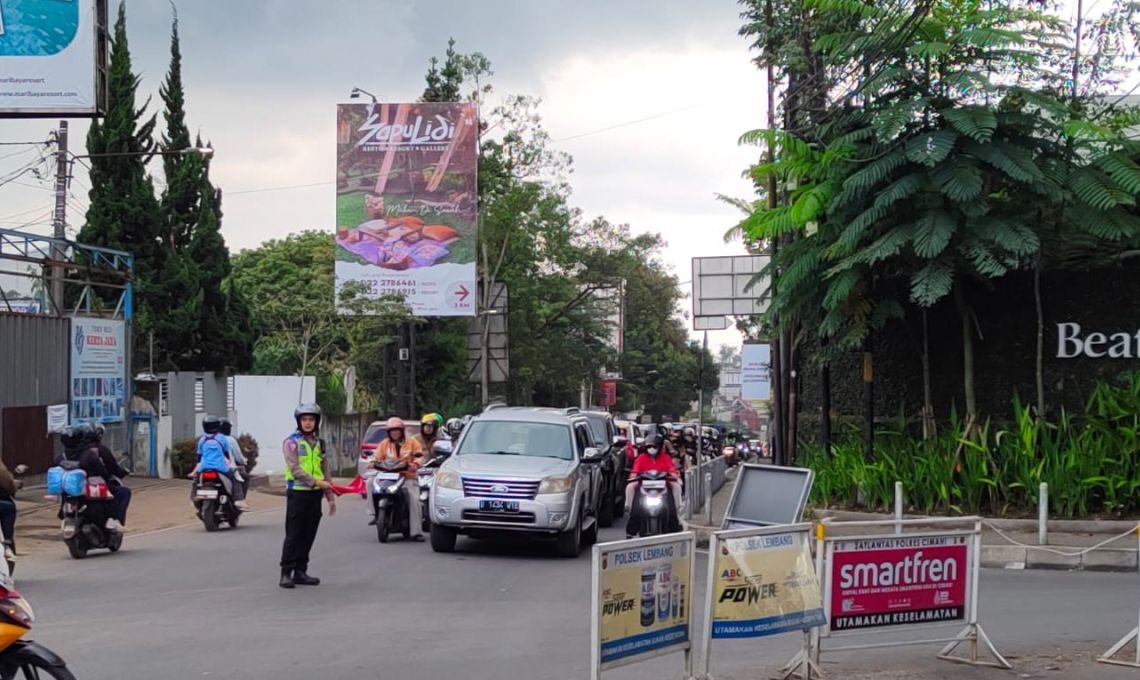 Keramaian Mulai Terbentuk Di Jalur Wisata Bandung Barat-Lembang.