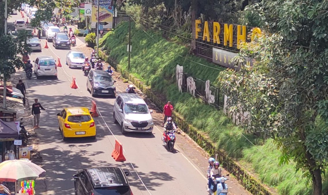 Lembang Padat Di H+3 Lebaran, Antrean Berlanjut Ke Kota Bandung