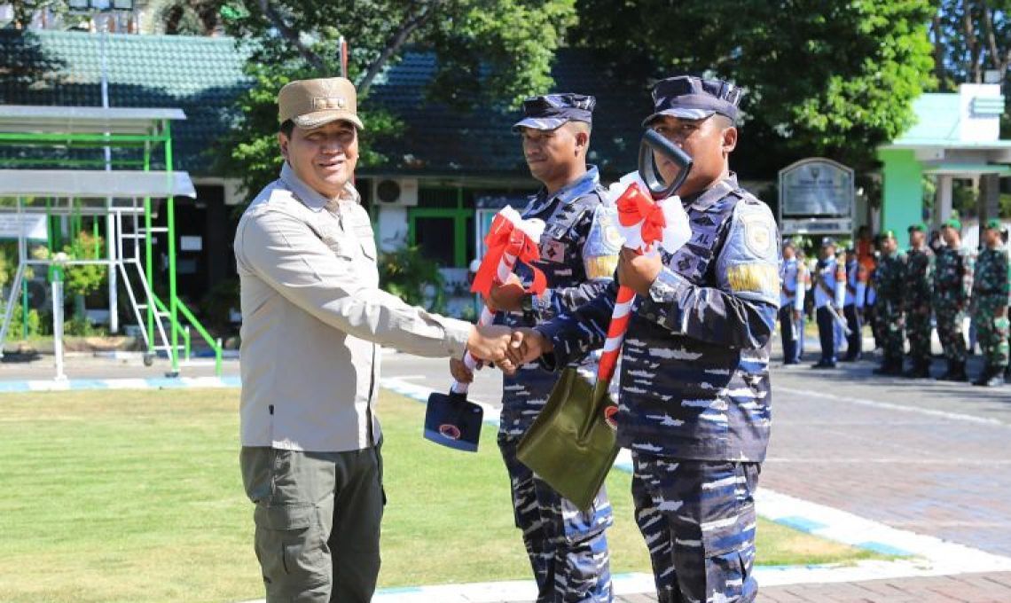 Puluhan Rumah Di Kota Probolinggo Terima Bantuan Renovasi TNI AL